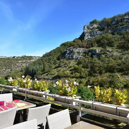Comfy Near With Private Pool *